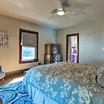 Charming Louisville Gem Walk To Restaurants!
