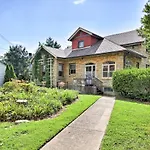 Charming Louisville Gem Walk To Restaurants!